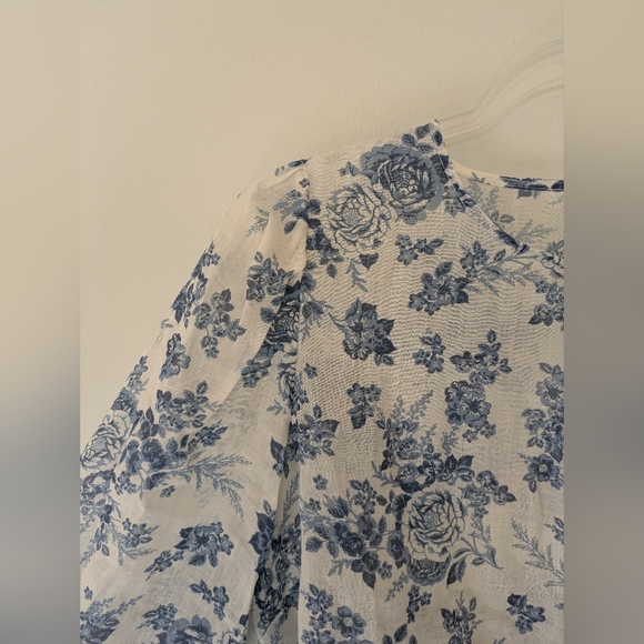 Cami NYC Vivi Boxy Floral Blouse Stonewash Floral Ramie White Blue Medium - Picture 7 of 12